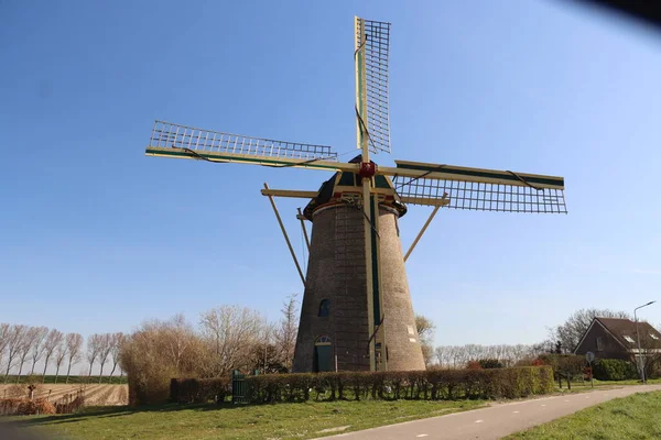 Goeree Overflakkee岛上Den Bommel镇的风车 Bommelaer — 图库照片