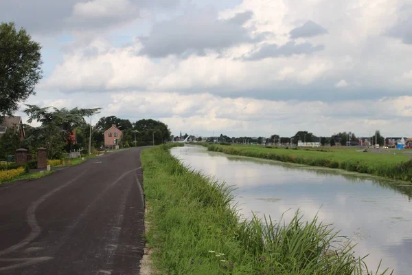 オランダのZevenhuizenのZuideindeに沿ってZuidplapolderのリング運河 — ストック写真