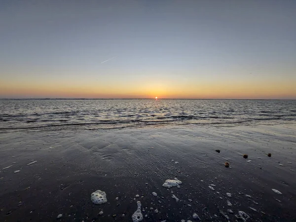 Sol Afunda Mar Praia Katwijk Com Céu Colorido Nos Países — Fotografia de Stock