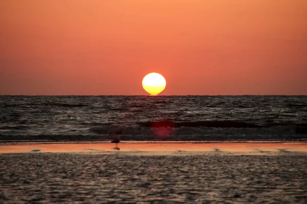 Sole Affonda Mare Sulla Spiaggia Katwijk Con Cielo Colorato Nei — Foto Stock