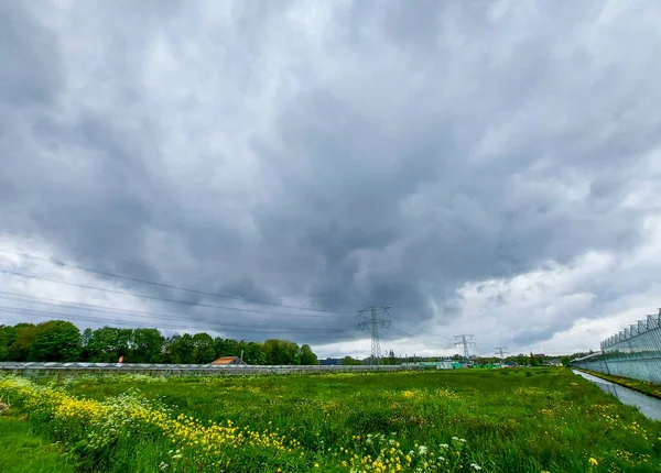 Mörka Moln Ovanför Groene Zoom Mellan Capelle Och Nieuwerkerk Med — Stockfoto