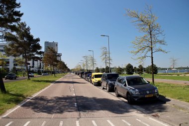 Hollanda 'nın Rotterdam şehrinin genişlemesinin yeni bir parçası olarak Nesselande plajı boyunca Sicilya Bulvarı