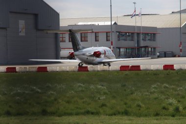 Rotterdam 'daki Hawker Beechcraft 400A I-TOPF uçağı Hollanda' daki Lahey Havaalanı