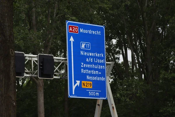 Podpis Skrzyżowania Przy Autostradzie A20 Przy Nieuwerkerk Zevenhuizen — Zdjęcie stockowe