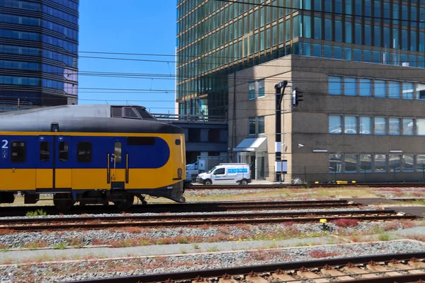 Icm Koploper Meziměstský Vlak Trati Podél Nástupiště Utrecht Centraal Station — Stock fotografie
