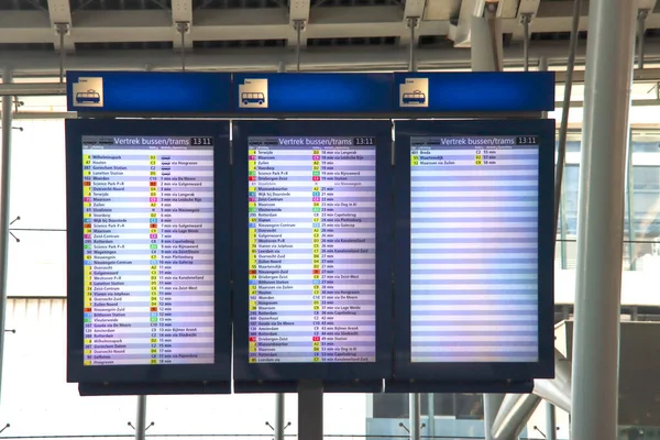 Odletové Tabule Pro Místní Regionální Autobusy Utrecht Centraal Station Nizozemsku — Stock fotografie