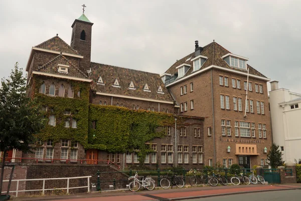 Стара Будівля Katholieke Huishoudschool Католицька Домашня Школа Гаазі Доктор Куйперстрат — стокове фото