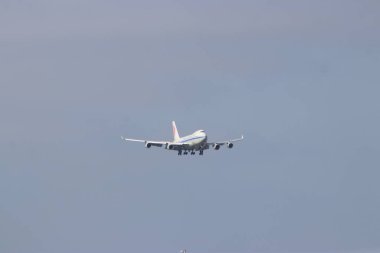Hollanda Amsterdam Schiphol Havaalanı Kaagbaan 06-24 'e uçak inmeye başladı.