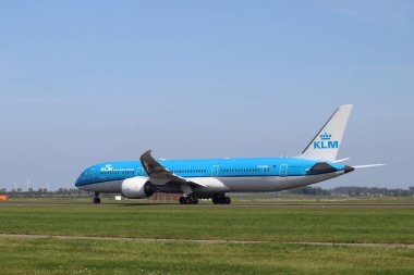 PH-BHN KLM Hollanda Kraliyet Havayolları Boeing 787-9 Dreamliner Hollanda Amsterdam Schiphol Havalimanı 'ndan ayrılıyor