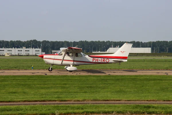 Iro Reims F172M Skyhawk Aeropuerto Lelystad Los Países Bajos — Foto de Stock