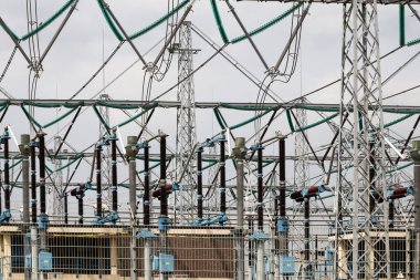 380 kV halkası ile Hollanda 'daki Tennet' in 220 kV halkası arasındaki kavşak istasyonu