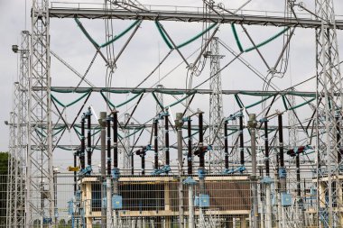 380 kV halkası ile Hollanda 'daki Tennet' in 220 kV halkası arasındaki kavşak istasyonu