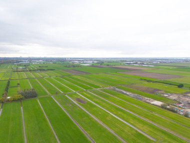 Cortelande, Hollanda - 16 Ekim 2025 - Cortelande Bölgesi, Zuidplaspolder 'daki yeni Zuidplas köyü. Burada 8000 ev, bir iş parkı ve bir orman olmalı. Burası Moordrecht ve Zeve topraklarında bulunan yepyeni bir köy.