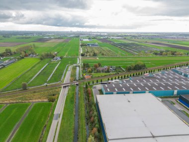 Cortelande, Hollanda - 16 Ekim 2025 - Cortelande Bölgesi, Zuidplaspolder 'daki yeni Zuidplas köyü. Burada 8000 ev, bir iş parkı ve bir orman olmalı. Burası Moordrecht ve Zeve topraklarında bulunan yepyeni bir köy.