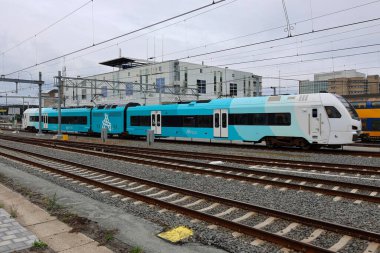 Stadler Wink, Hollanda 'daki Leeuwarden tren istasyonunda bölgesel trenler.
