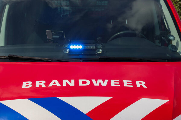 Пожарный департамент занят пожаром на моторной яхте на Голландской Эйссел