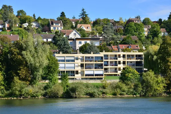 Ile de France, malebné město Triel sur Seine — Stock fotografie