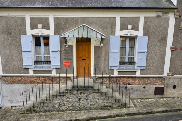 Francia, la pintoresca ciudad de Montfort l Amaury — Foto de Stock