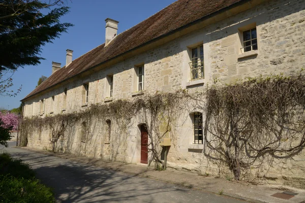 Francia, il pittoresco villaggio di Guiry en Vexin , — Foto Stock