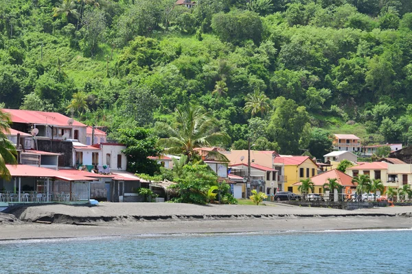 加勒比、 西印度群岛圣 Pierre 风景如画市的 — 图库照片