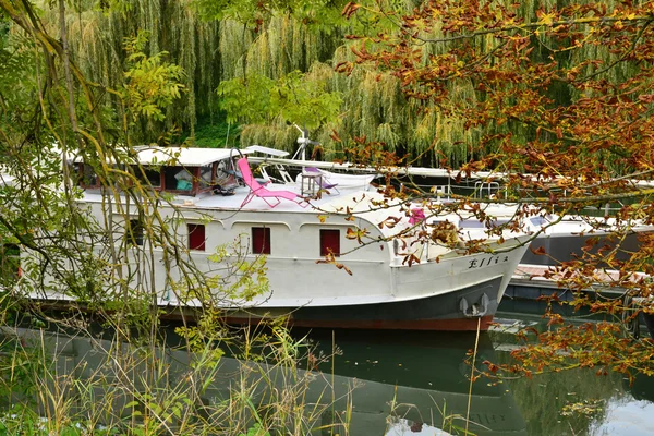 France, the picturesque city of Poissy — Stock Photo, Image