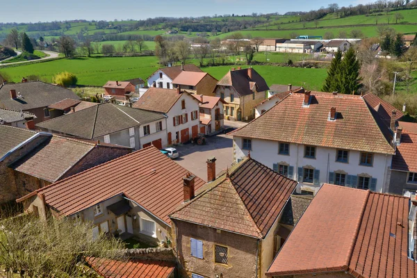 Francia, pintoresco pueblo de Chateauneuf en Saone et Loire — Foto de Stock