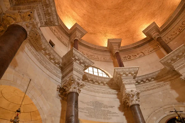 Kroatien. pittoreska och historiska cathedrale Split i Balka — Stockfoto