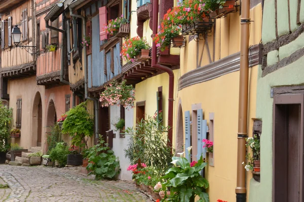 Eguisheim, France - june 19 2015 : picturesque village in summer — Stock Photo, Image