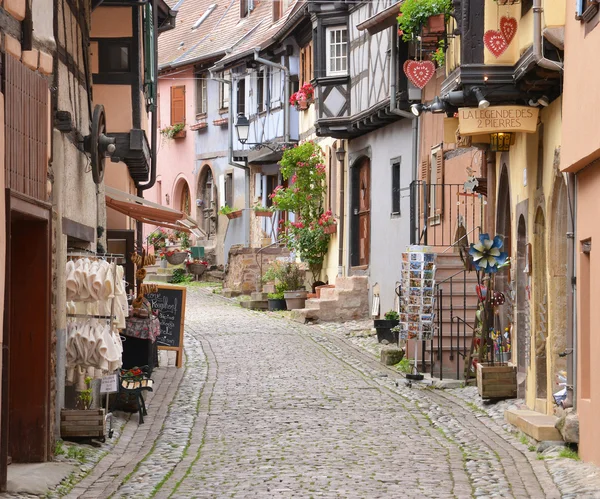 Eguisheim, France - june 19 2015 : picturesque village in summer — Stock Photo, Image