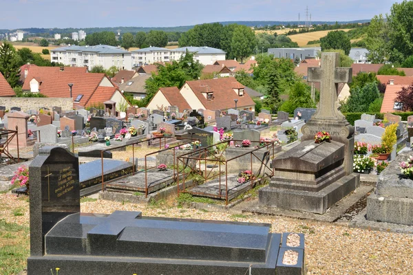 Ile de france, der malerische Friedhof von ecquevilly — Stockfoto