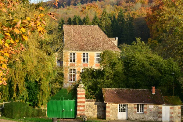 Landschap van het pittoreske dorp van Lisors in Normandië — Stockfoto