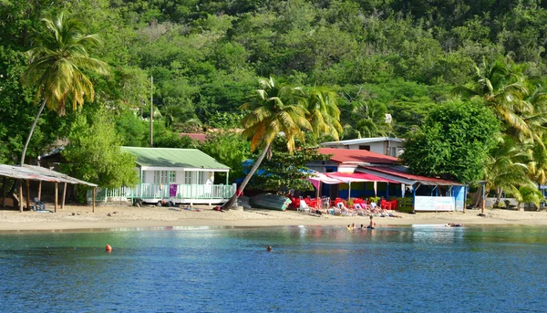 Martinique, het schilderachtige stad van Les Anses d Arlet in West I — Stockfoto