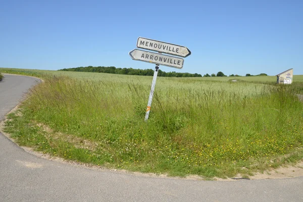 Menouville, Frankrike - april 6 2015: landsbygden nära vil — Stockfoto