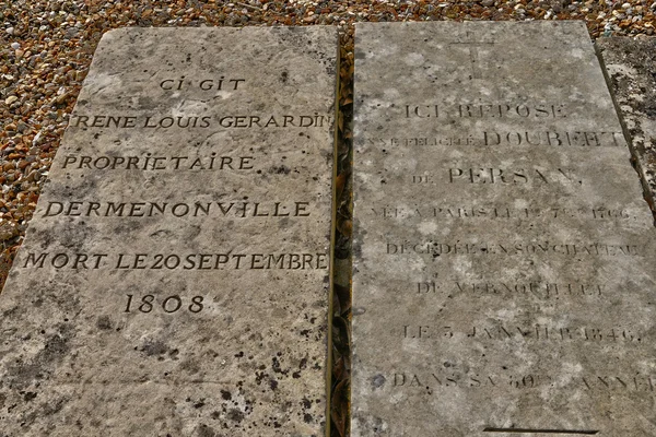 Vernouillet, Frankrijk - april 4 2015: de begraafplaats — Stockfoto