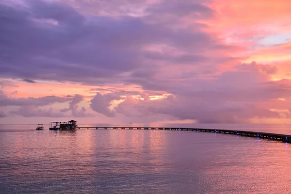 Martinique, schilderachtige stad van Sainte Anne in West-Indië — Stockfoto