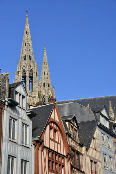 Francia; la pittoresca città di Rouen in Seine Maritime — Foto Stock