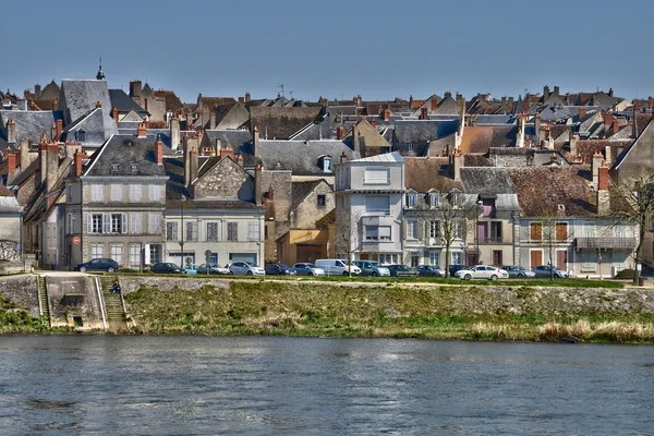 França, cidade pitoresca de La Charite sur Loire em Bourgogne — Fotografia de Stock