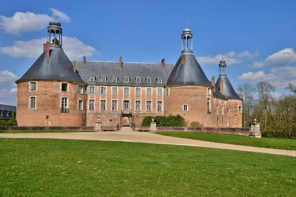 Saint Fargeau, France - april 5 2015 : the medieval castle — Stock Photo, Image