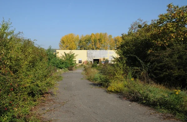 Frankrike, industriell ödemark i les mureaux — Stockfoto