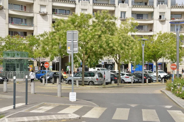 Francia, la moderna ciudad de Cergy le Haut — Foto de Stock