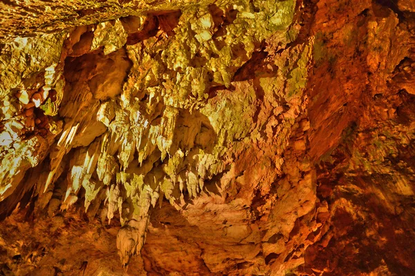 Slovenië, schilderachtige en historische grot van Postojna — Stockfoto