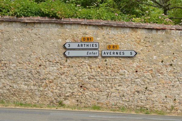 Village de Wy dit Joli, France - 8 août 2015 : panneau routier — Photo