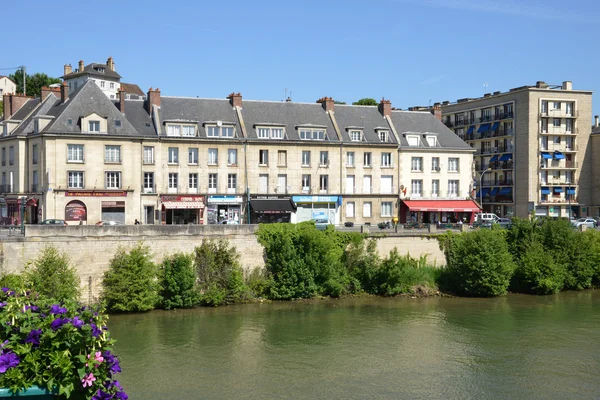 Франция, живописный город Понтуаз в Валь-д "Уаз — стоковое фото