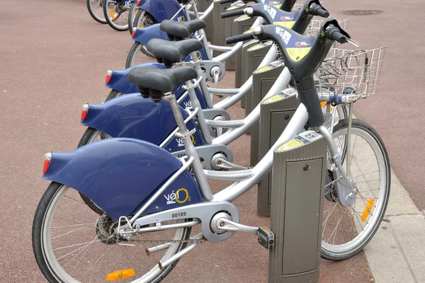 Cergy, France - 5 mai 2015 : location de vélos publics — Photo