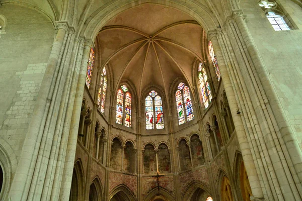 Chiesa nella città di Les Andelys in normandia — Foto Stock