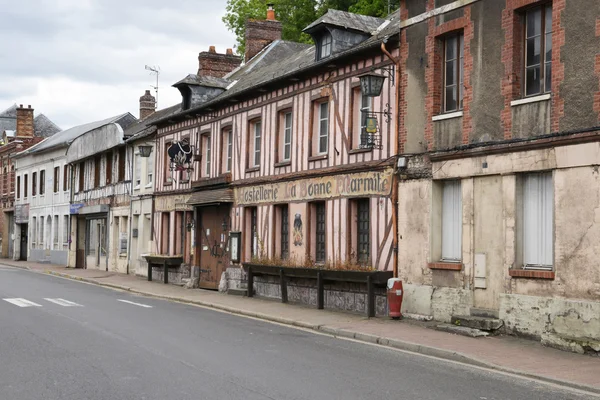 Pont-saint-Pierre, Franciaország - 22 2015 júliusáig: egy régi többi homlokzata — Stock Fotó