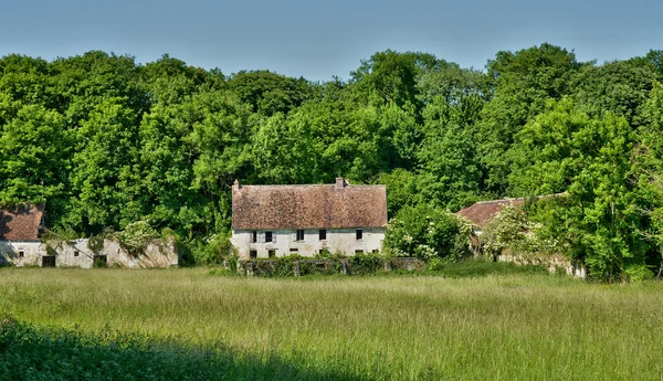 Menouville, France - april 6 2015 : the farm of little castle — Stock Photo, Image