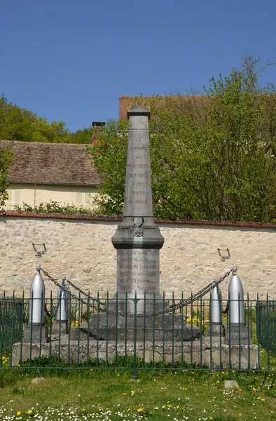 Montreuil sur Epte, France - 21 avril 2015 : Monument commémoratif de guerre — Photo