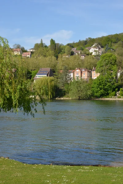 Frankrijk, de pittoreske stad triel sur seine — Stockfoto