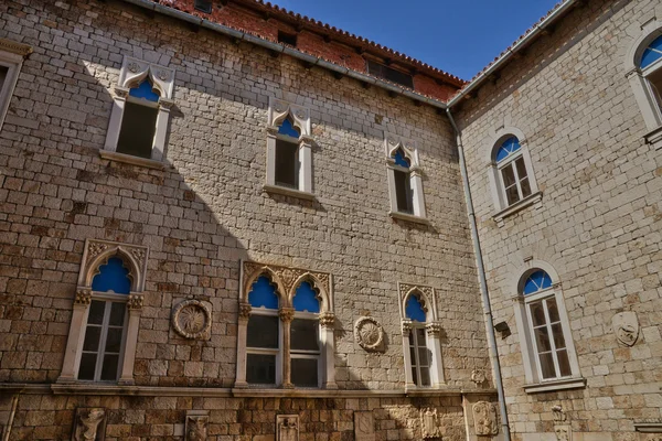 Chorvatsko; malebné a historické město Trogir v balkánské — Stock fotografie